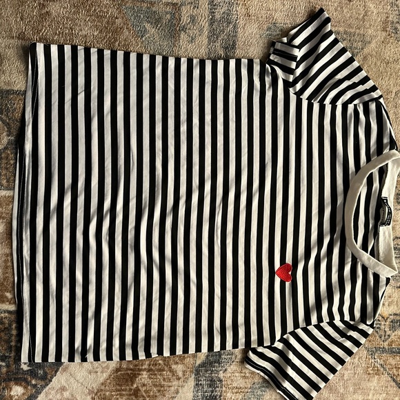 SHEIN Black and White Striped Tee with Red Heart - Picture 2 of 4